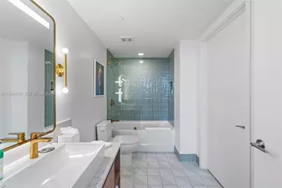 159 NE 6th St #2804, Miami, FL 33132 - Photo 26