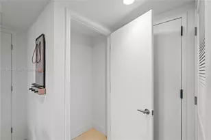 159 NE 6th St, Miami, FL 33132 - Photo 22