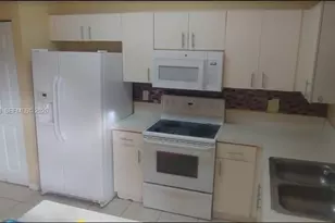 1528 SW 2nd St, Homestead, FL 33030 - Photo 4