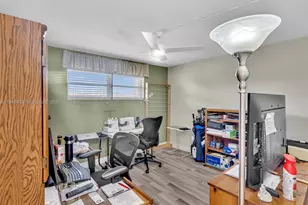 9420 S Hollybrook Lake Dr, Pembroke Pines, FL 33025 - Photo 20