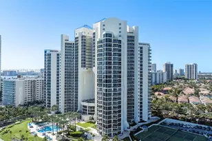 19333 Collins Ave, Sunny Isles Beach, FL 33160 - Photo 42
