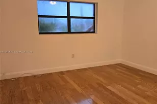 19740 Cypress Ct, Hialeah, FL 33015 - Photo 6