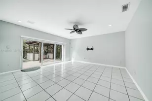 11374 NW 66th St, Doral, FL 33178 - Photo 10