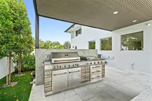 9901 NW 130th St, Hialeah Gardens, FL 33018 - Photo 20