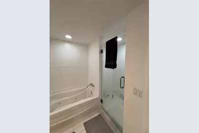 500 Brickell Ave #3408, Miami, FL 33131 - Photo 16