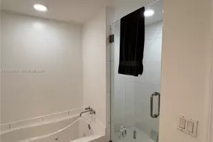 500 Brickell Ave, Miami, FL 33131 - Photo 16