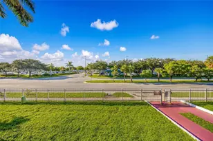 505 NW 177th St, Miami Gardens, FL 33169 - Photo 20