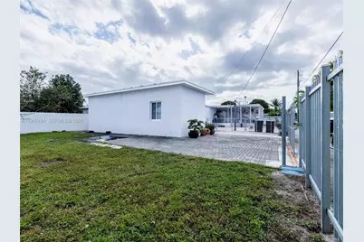 201 E 44th St, Hialeah, FL 33013 - Photo 4