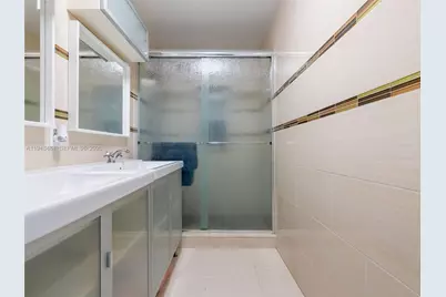 201 E 44th St, Hialeah, FL 33013 - Photo 14