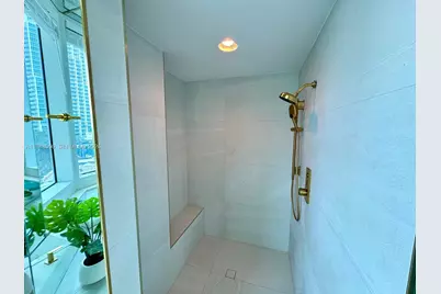 300 S Pointe Dr #705, Miami Beach, FL 33139 - Photo 18
