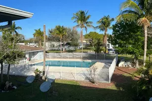 617 Ixoria Ave, Fort Pierce, FL 34982 - Photo 16