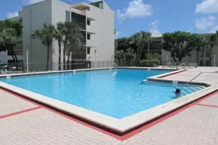 8840 Fontainebleau Blvd, Miami, FL 33172 - Photo 10