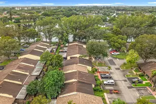 10340 Laurel Ct, Pembroke Pines, FL 33026 - Photo 34