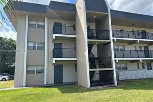 8040 N Colony Cir N, Tamarac, FL 33321 - Photo 12