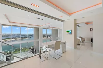 1040 Biscayne Blvd #4403, Miami, FL 33132 - Photo 14