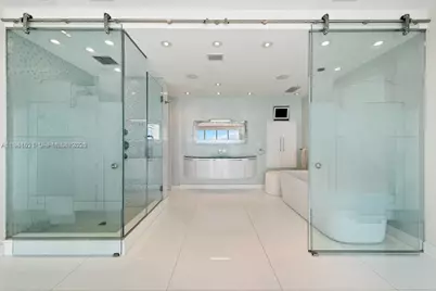 1040 Biscayne Blvd #4403, Miami, FL 33132 - Photo 16