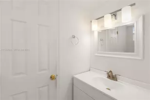1700 NE 191st St, Miami, FL 33179 - Photo 18