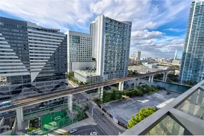 88 SW 7th St #1110, Miami, FL 33130 - Photo 2