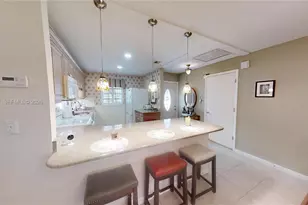 1527 Edgewater Cir, Fort Myers, FL 33919 - Photo 4