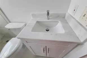 196 E Mansfield E, Boca Raton, FL 33434 - Photo 32