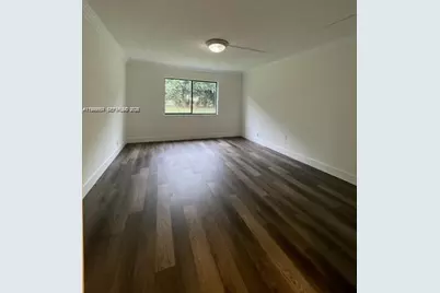 321 Lakeview Dr #105, Weston, FL 33326 - Photo 2