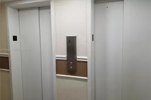 4550 NW 9th St, Miami, FL 33126 - Photo 28