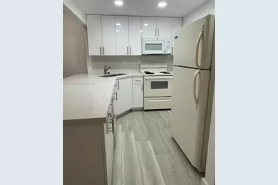 4550 NW 9th St #801E, Miami, FL 33126 - Photo 6