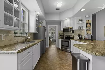 2862 Irma Lake Dr, West Palm Beach, FL 33411 - Photo 8