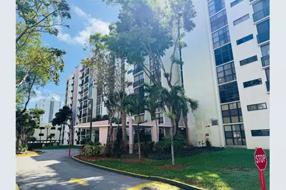 17011 N Bay Rd #202, Sunny Isles Beach, FL 33160 - Photo 2