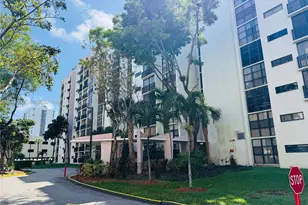 17011 N Bay Rd, Sunny Isles Beach, FL 33160 - Photo 2