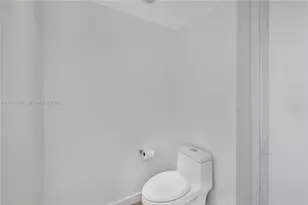 650 NE 32nd St, Miami, FL 33137 - Photo 22