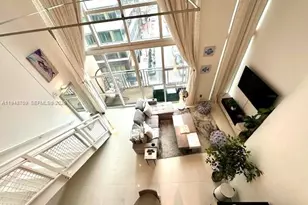 253 NE 2nd St, Miami, FL 33132 - Photo 2