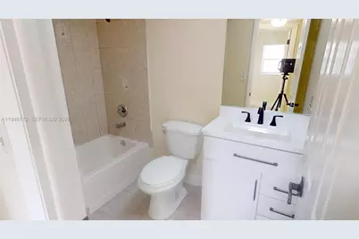 2800 W Sunrise Lakes Dr #101, Sunrise, FL 33322 - Photo 4