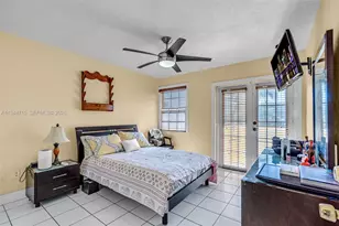 9085 Grand Canal Dr, Miami, FL 33174 - Photo 10