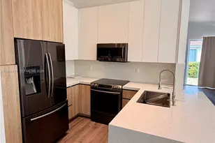 18709 SW 28th St, Miramar, FL 33029 - Photo 4