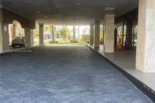 400 Kings Point Dr, Sunny Isles Beach, FL 33160 - Photo 2