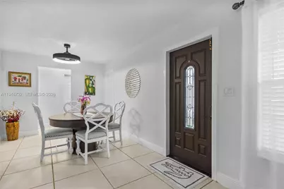 8440 NW 28th Pl, Sunrise, FL 33322 - Photo 6