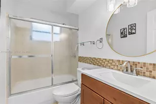 8440 NW 28th Pl, Sunrise, FL 33322 - Photo 24