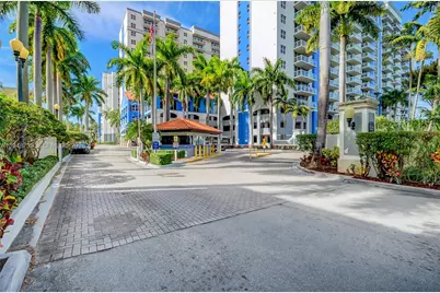 5077 NW 7th St #TS7, Miami, FL 33126 - Photo 2