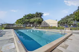 9770 NW 15th St, Pembroke Pines, FL 33024 - Photo 26