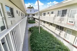 6930 Rue Versailles, Miami Beach, FL 33141 - Photo 4