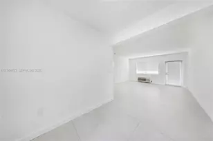 6930 Rue Versailles, Miami Beach, FL 33141 - Photo 20