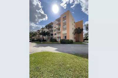 500 Executive Center Dr #2N, West Palm Beach, FL 33401 - Photo 1