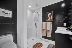 121 NE 34th St, Miami, FL 33137 - Photo 40