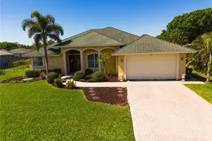 315 SE Fisk Rd, Port Saint Lucie, FL 34984 - Photo 2