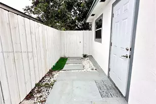 2710 N 72nd Ave, Hollywood, FL 33024 - Photo 10