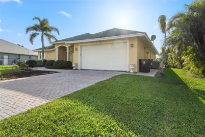 315 SE Fisk Rd, Port Saint Lucie, FL 34984 - Photo 2