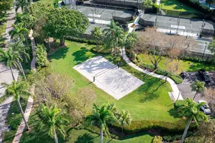 132 Paloma Dr, Coral Gables, FL 33143 - Photo 92