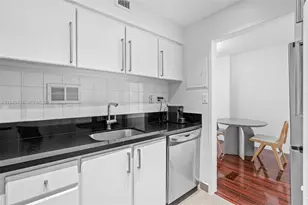 1000 West Ave, Miami Beach, FL 33139 - Photo 14