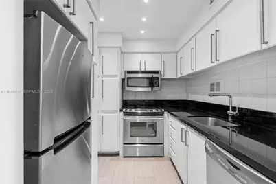 1000 West Ave #609, Miami Beach, FL 33139 - Photo 10